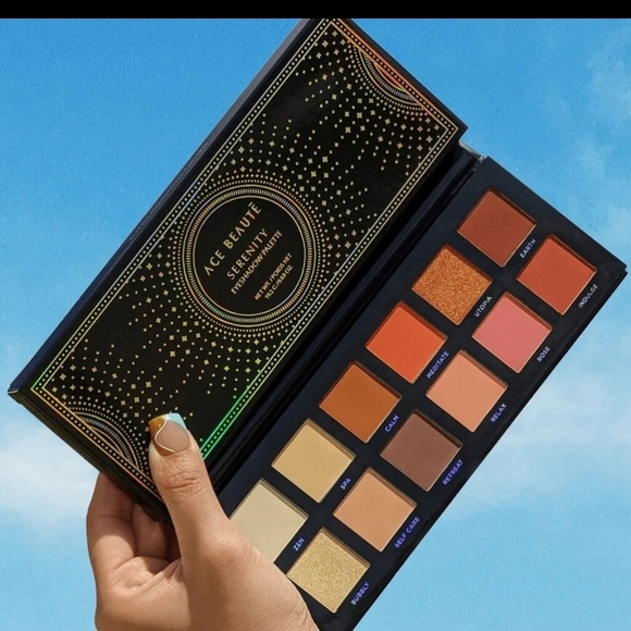 Limited edition Serenity eyeshadow palette - Picture 5 of 6